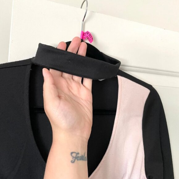 00s Black and Blush Bell Sleeve Collar Dress - Picture 3 of 6